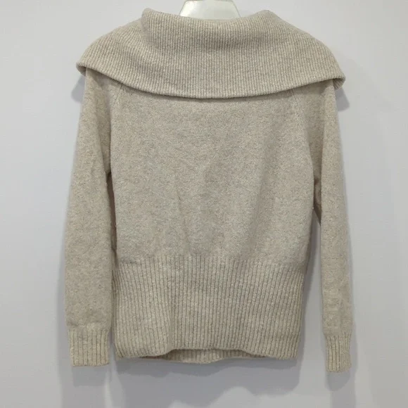 H&M Ladies Sweater - Picture 6 of 6